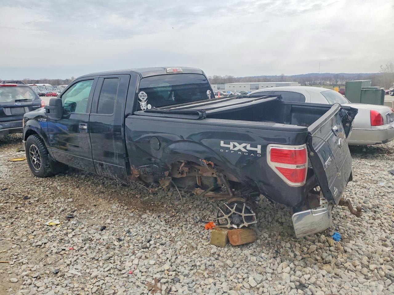 2011 Ford F150 VIN 1FTFX1EF4BFA71307 photo 2