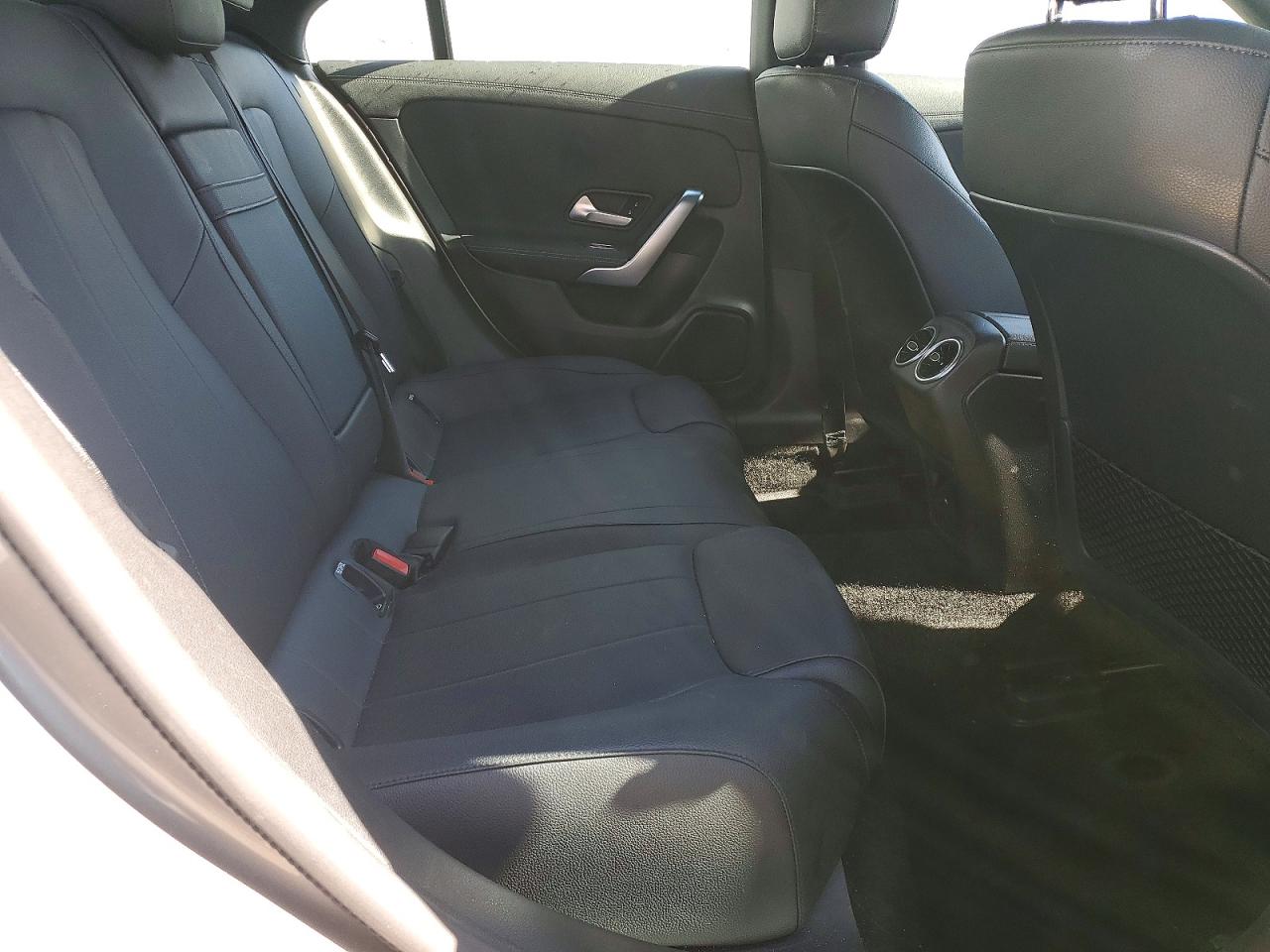2025 Mercedes-Benz Cla-class VIN W1K5J4HB2SN509681 photo 10