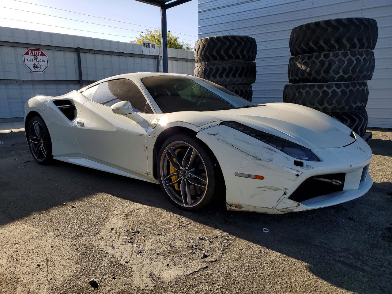2018 FERRARI All other VIN ZFF79ALA8J0230984 photo 4