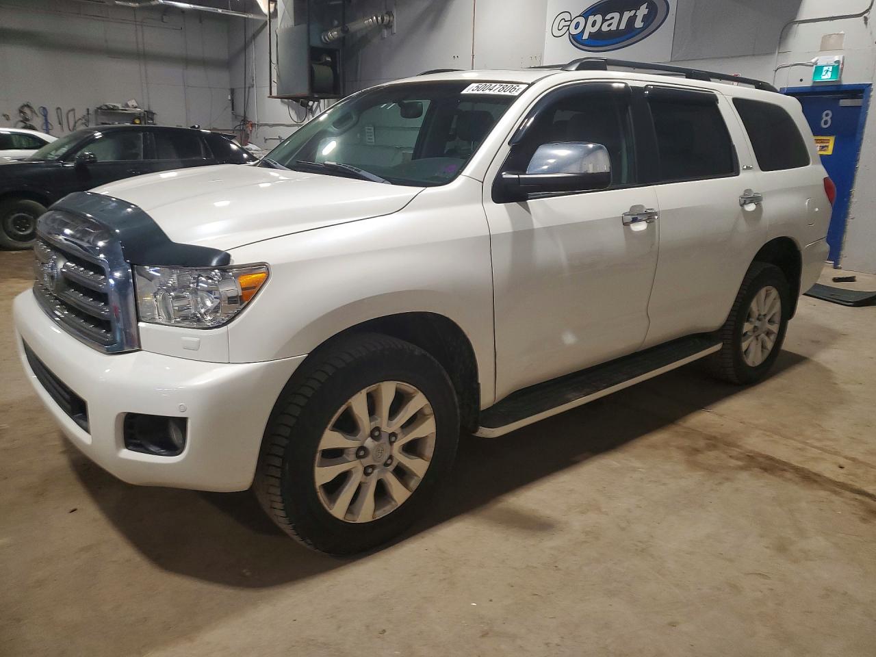 2012 Toyota Sequoia VIN 5TDDY5G1XCS059340 photo 1
