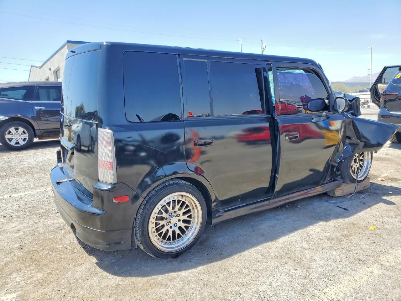 2006 Toyota Scion VIN JTLKT324864095401 photo 3