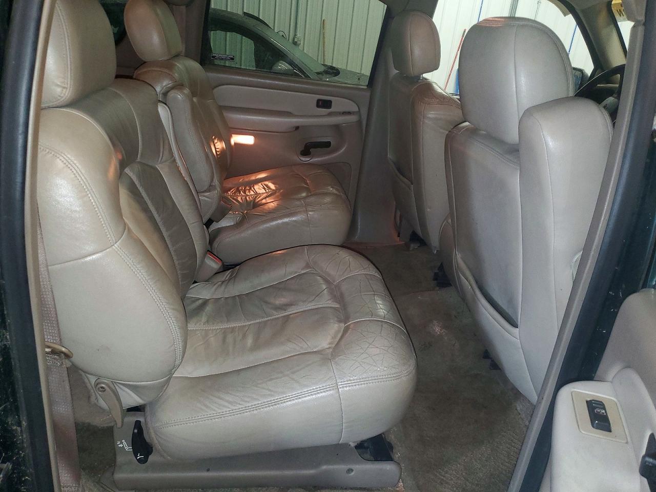 2001 Chevrolet Suburban VIN 3GNFK16T31G176301 photo 11