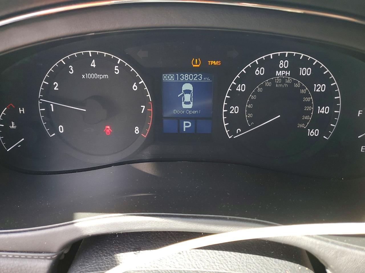 2009 Hyundai Genesis VIN KMHGC46E89U043048 photo 9