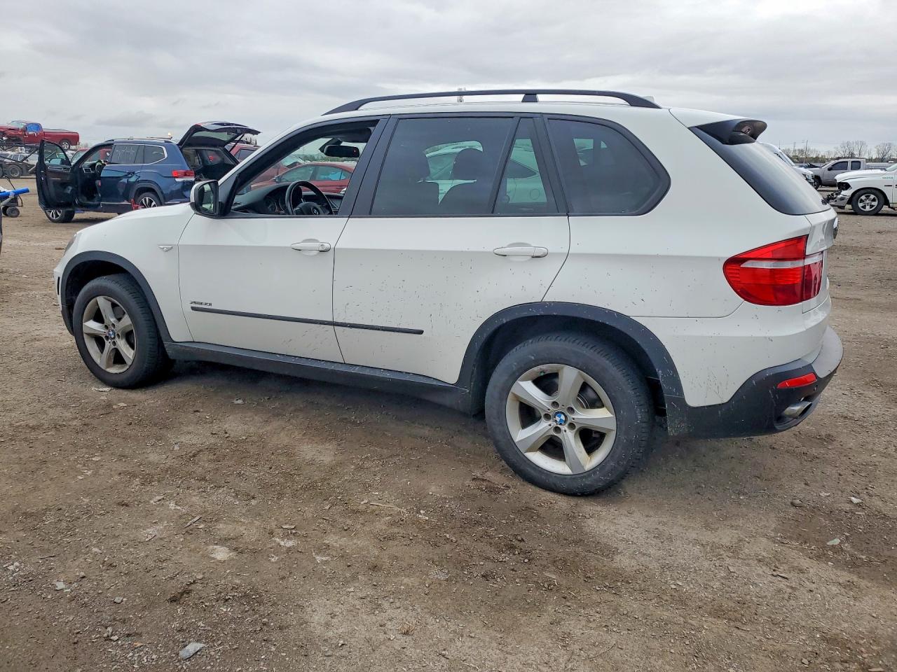 2010 BMW X5 VIN 5UXFE4C5XAL379050 photo 2