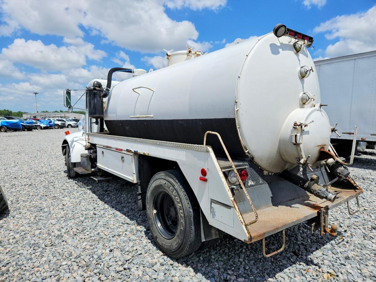 2002 PETERBILT All other VIN 2NPNHD7X72M556314 photo 3