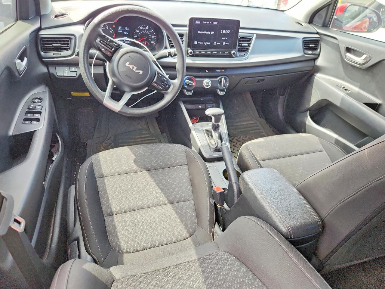 2022 Kia Rio VIN 3KPA24AD9NE490864 photo 8