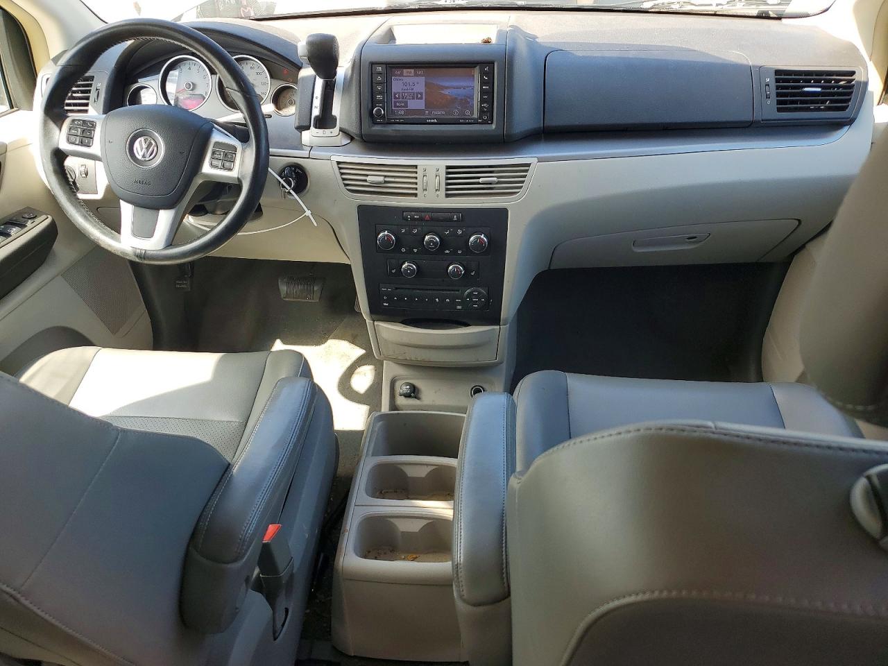 2012 Volkswagen All models VIN 2C4RVABG2CR294133 photo 8
