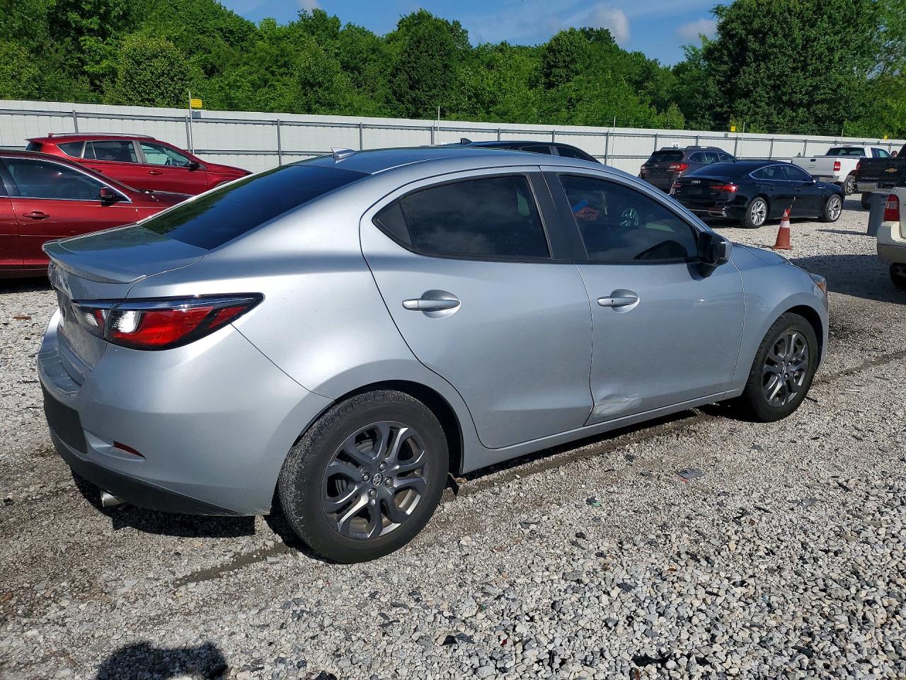 2019 Toyota Yaris VIN 3MYDLBYV7KY521733 photo 3