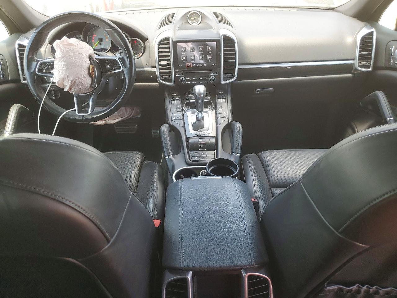 2017 Porsche Cayenne VIN WP1AE2A23HLA69534 photo 8