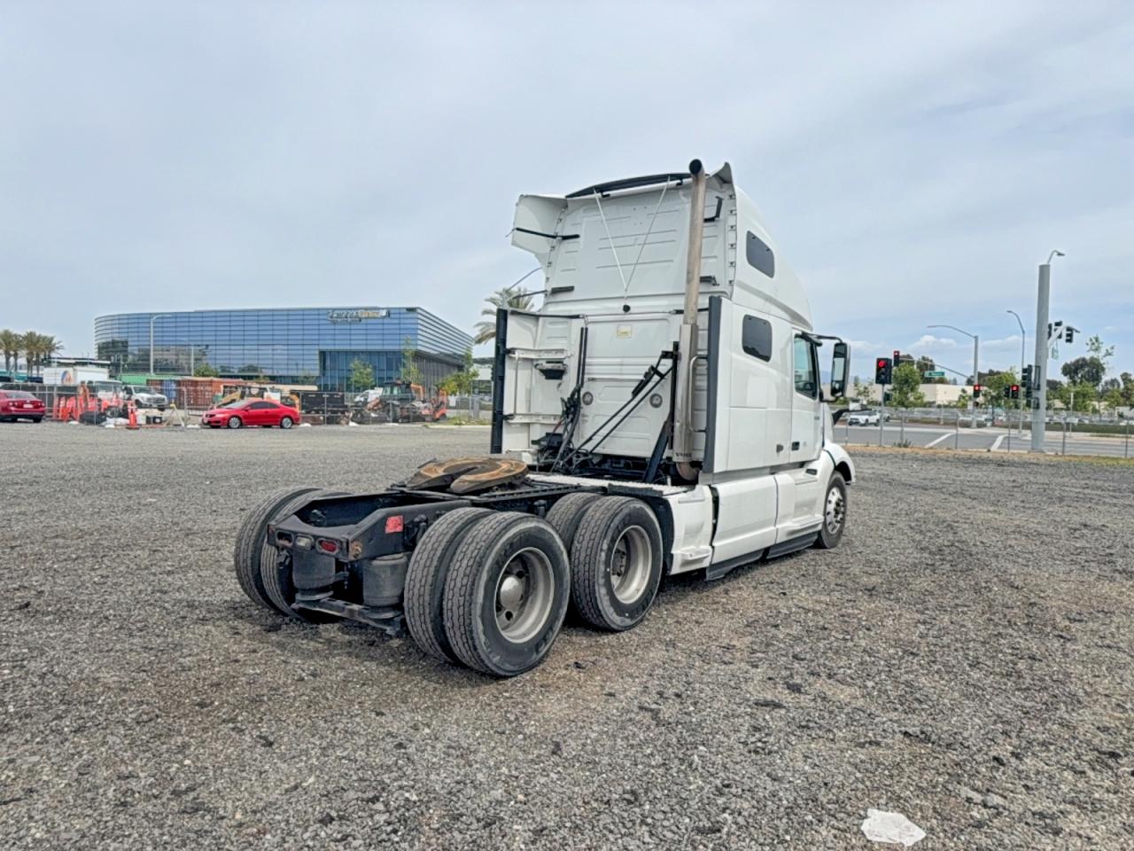 2020 Volvo Vn VIN 4V4NC9EH4LN258310 photo 4