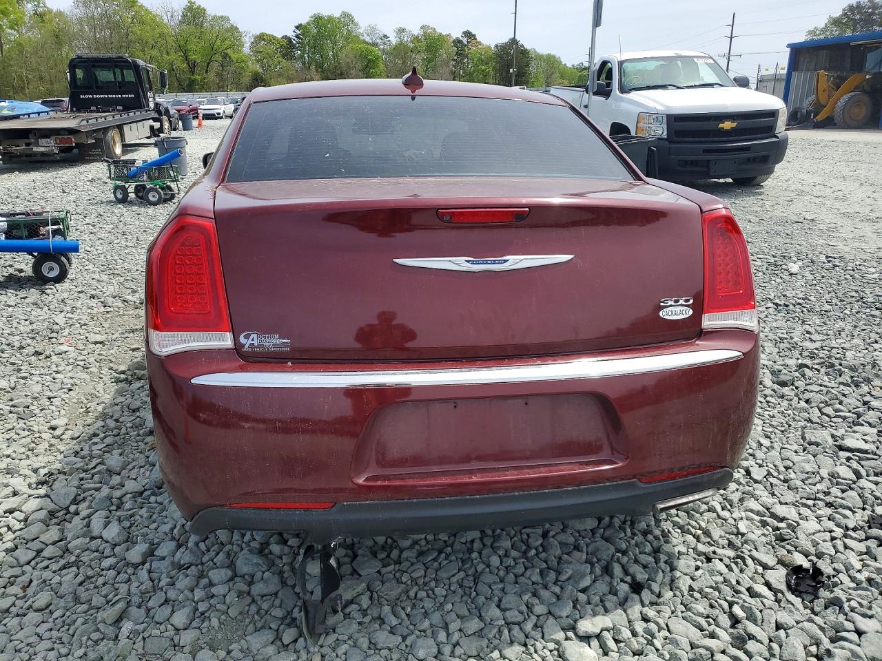 2018 Chrysler 300 VIN 2C3CCAAG2JH341004 photo 6