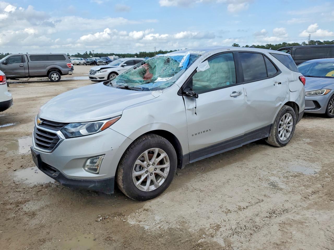 2021 Chevrolet Equinox VIN 3GNAXHEV7MS150888 photo 1