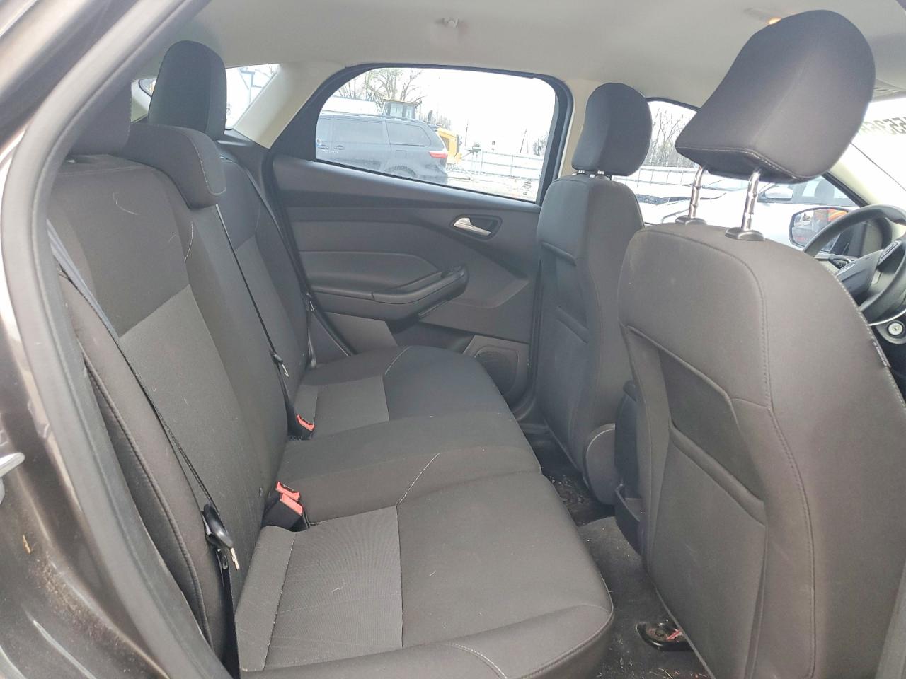 2015 Ford Focus VIN 1FADP3K21FL245383 photo 10