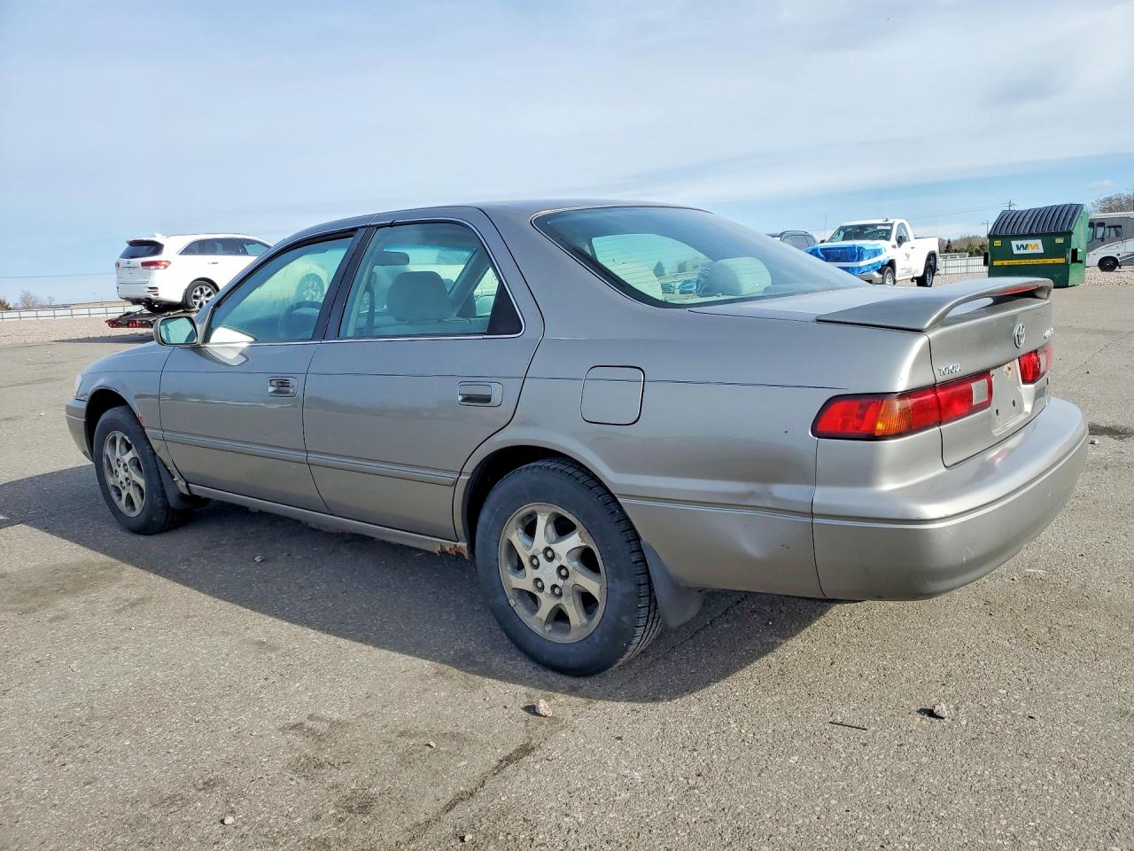 1998 Toyota Camry VIN 4T1BF28K8WU061893 photo 2