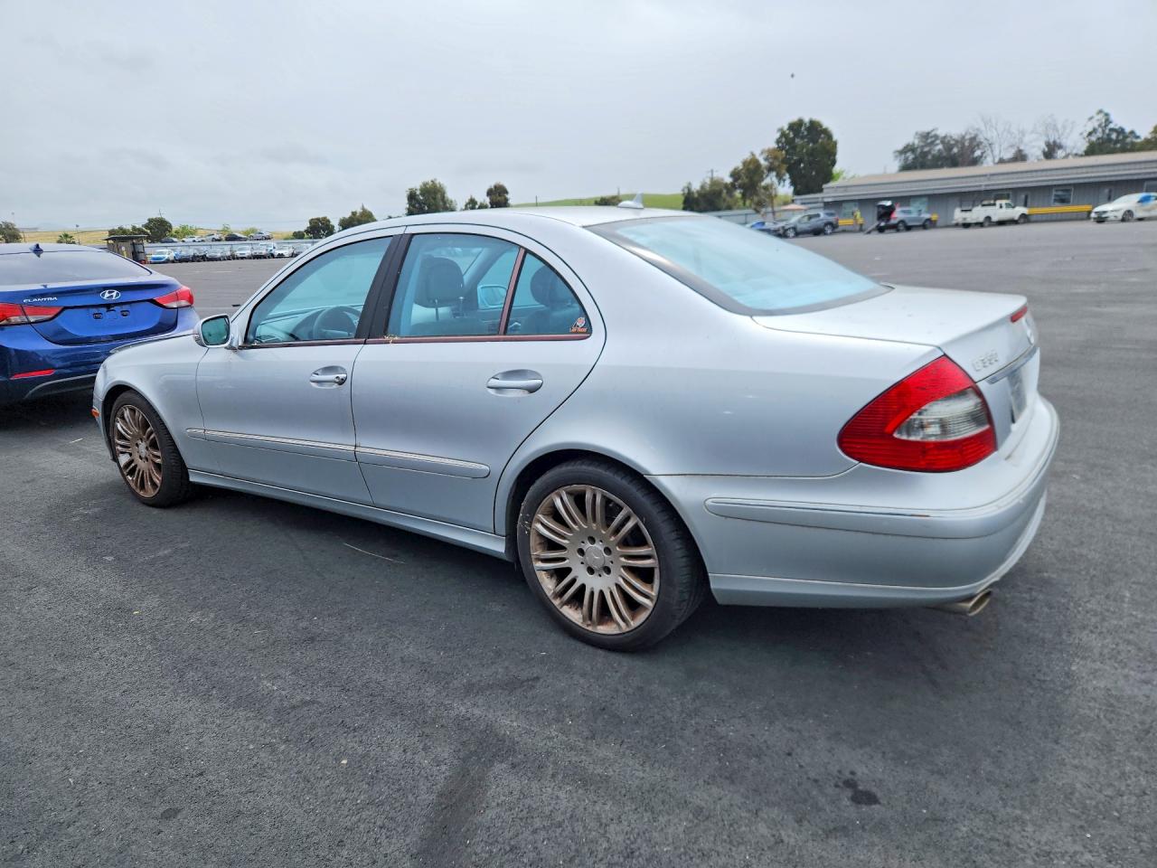 2008 MERCEDES-BENZ E-class VIN WDBUF56X78B327396 photo 2
