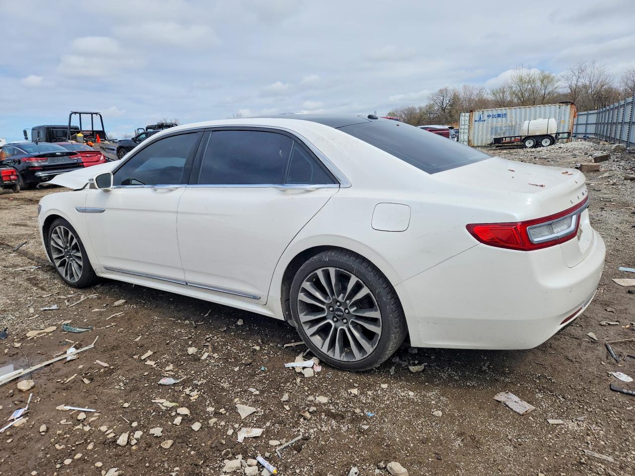 2017 Lincoln Continentl VIN 1LN6L9NP5H5605556 photo 2