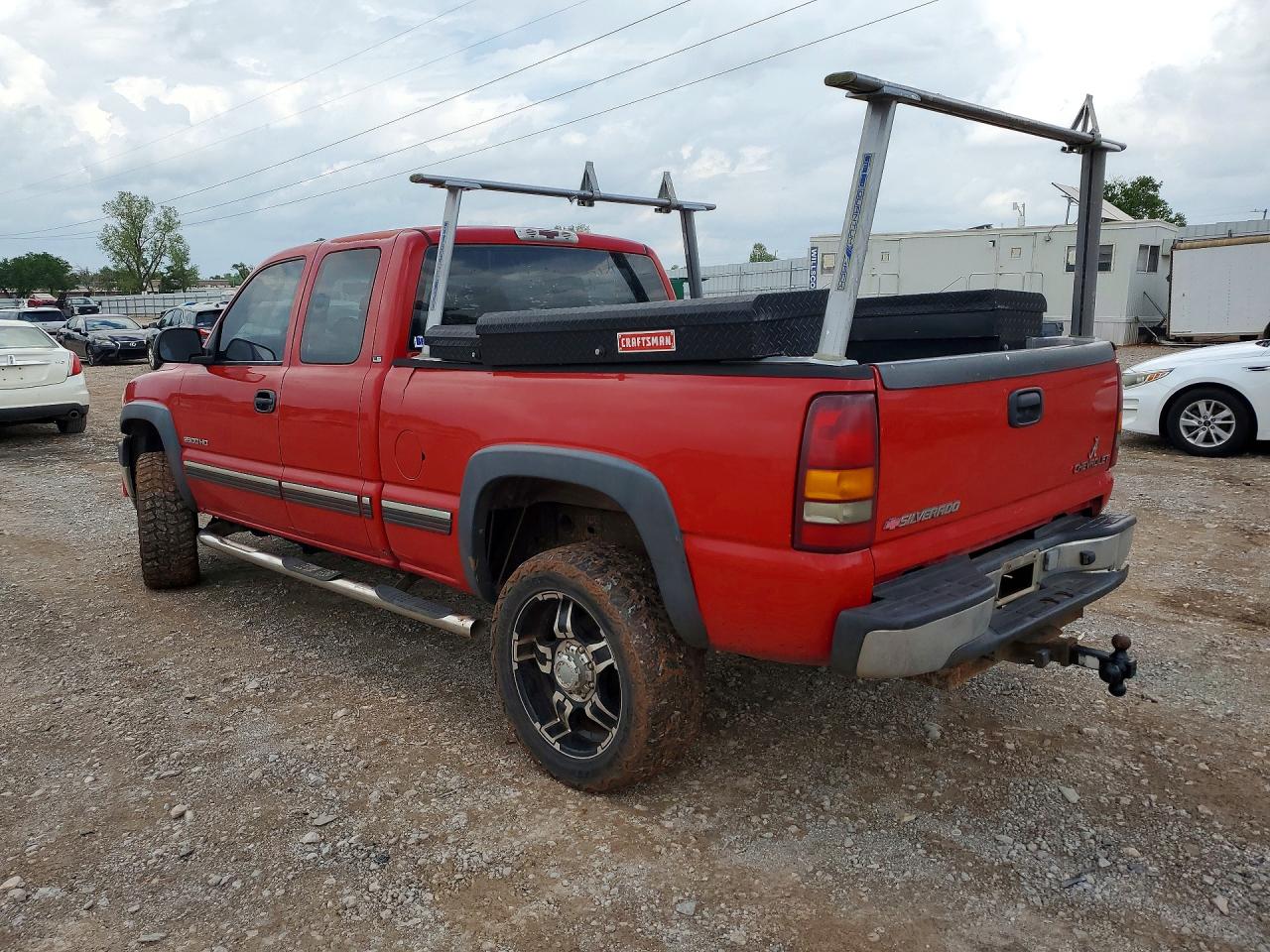 2001 CHEV Silverado VIN 1GCHC29U41E297077 photo 2