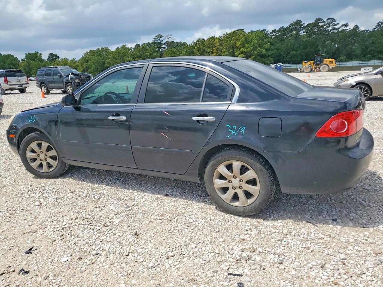 2008 Kia Optima VIN KNAGE123985238714 photo 2