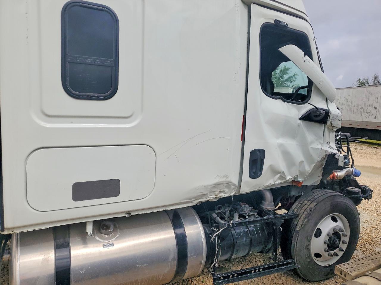 2026 FREIGHTLINER All other VIN 3AKJHHFG2TSWP3498 photo 9