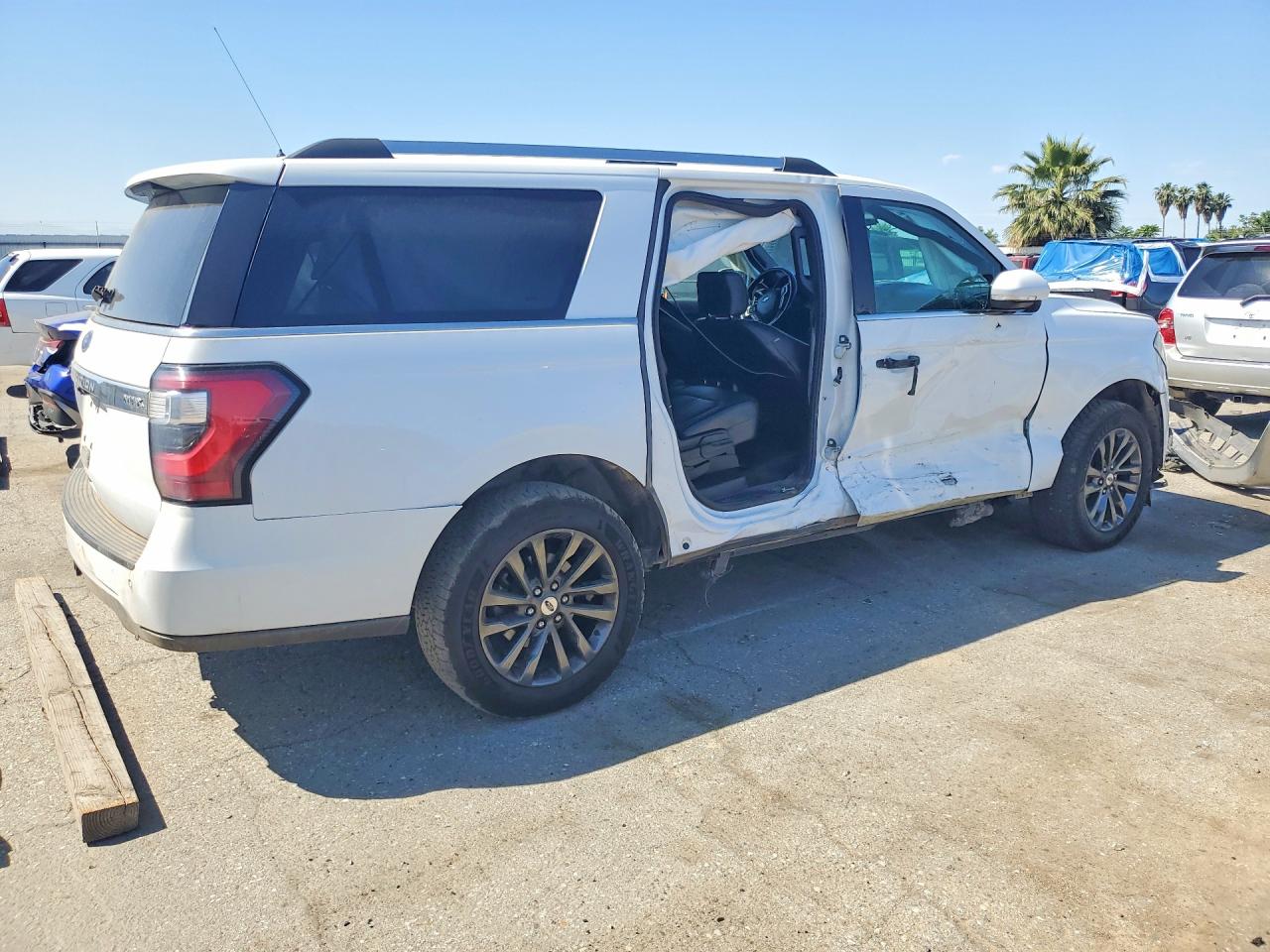 2020 Ford Expedition VIN 1FMJK2AT0LEA03552 photo 3