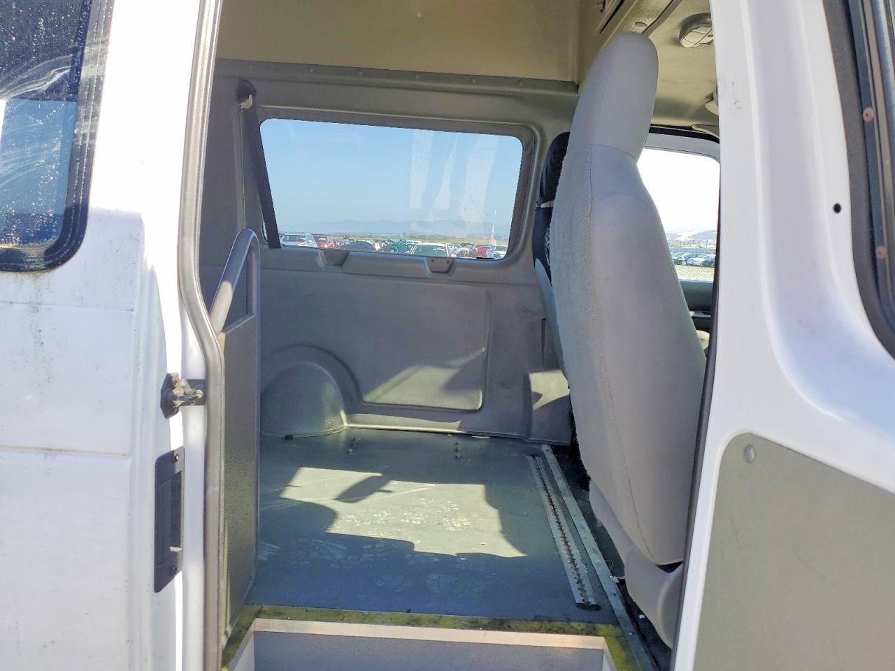 2014 Ford Econoline VIN 1FTNE2EL7EDA47547 photo 10
