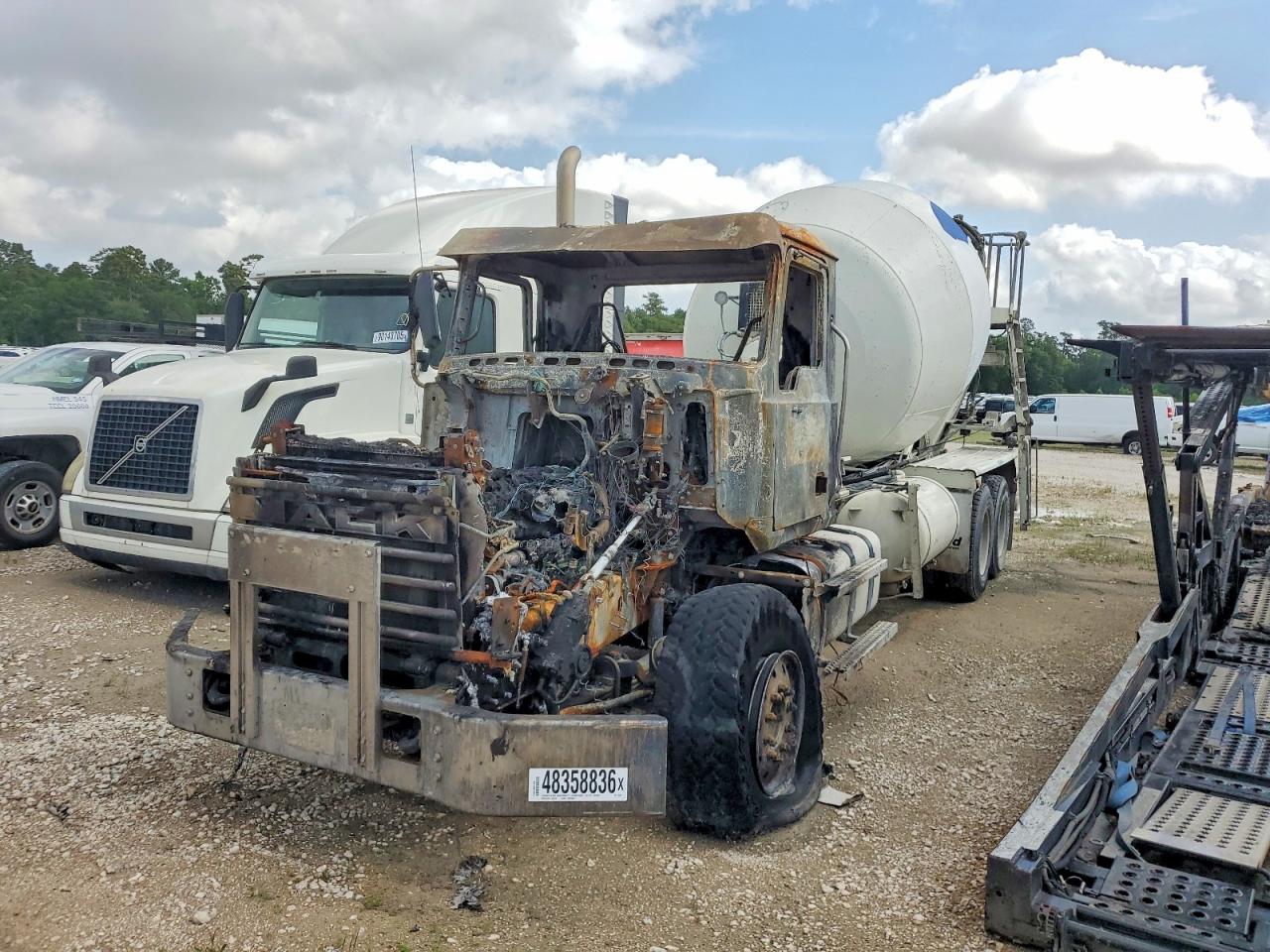 2020 MACK All other VIN 1M2GR2GC8LM013488 photo 2