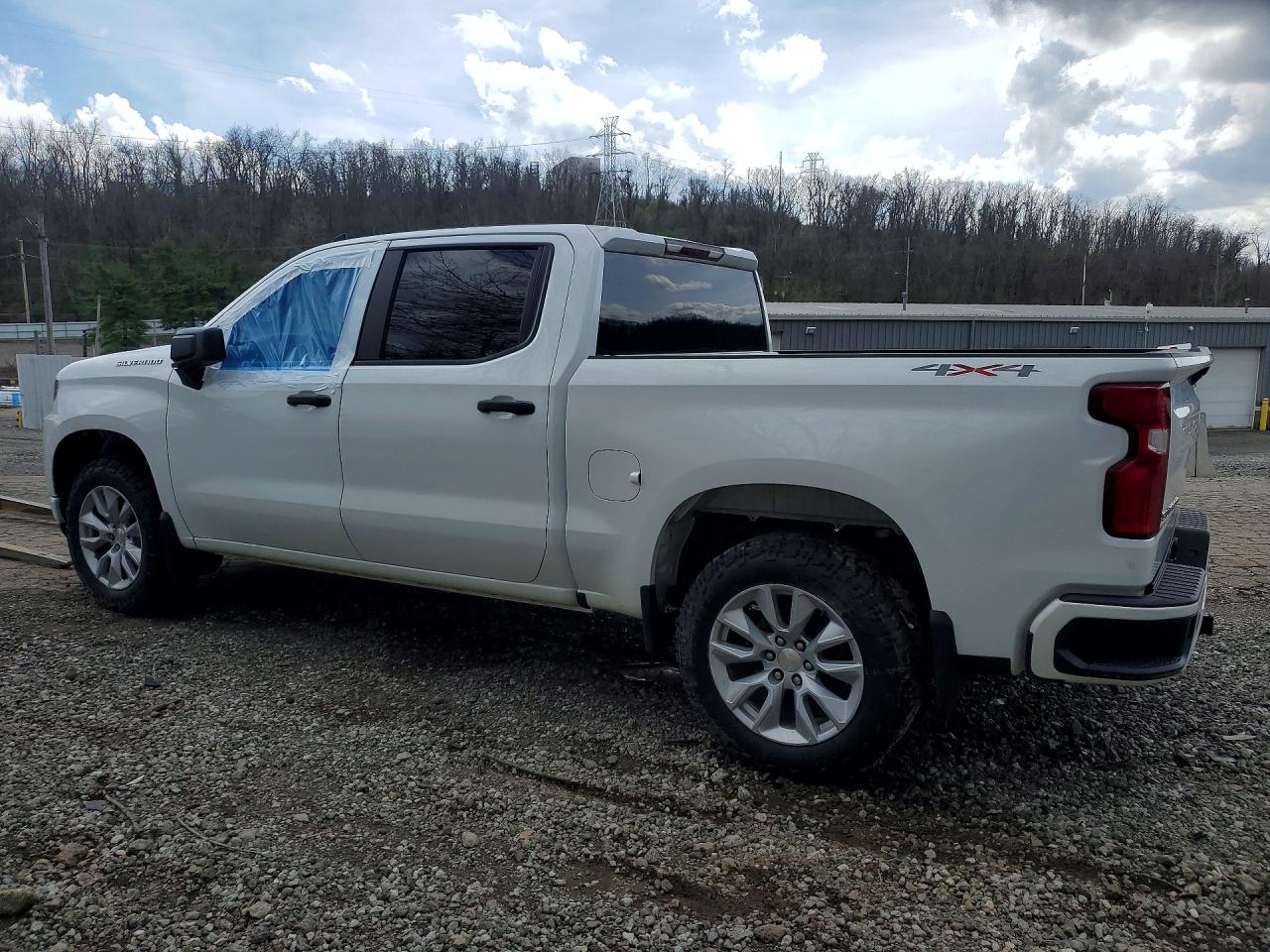 2021 Chevy Silverado VIN 3GCPYBEK0MG247999 photo 2