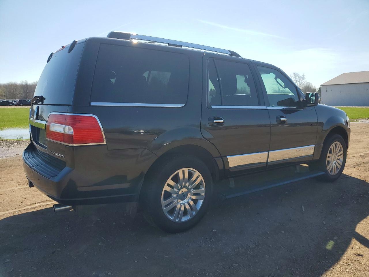 2013 Lincoln Navigator VIN 5LMJJ2J5XDEL05045 photo 3