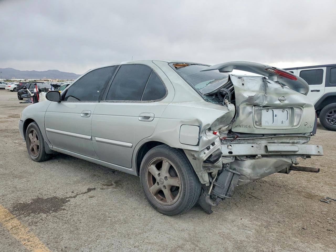 2002 Nissan Sentra VIN 3N1CB51A82L556285 photo 2