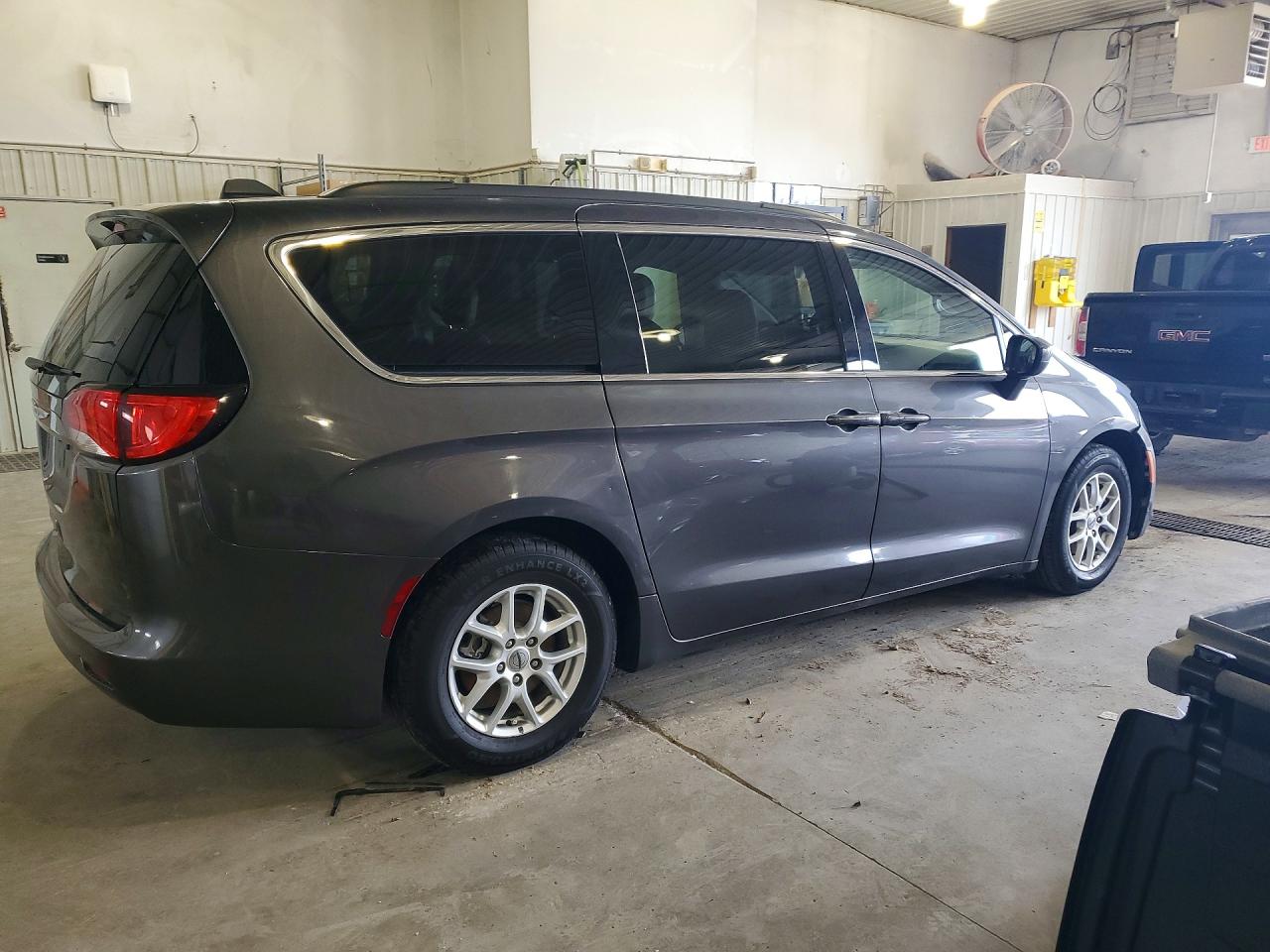 2021 Chrysler Minivan VIN 2C4RC1DG1MR543316 photo 3