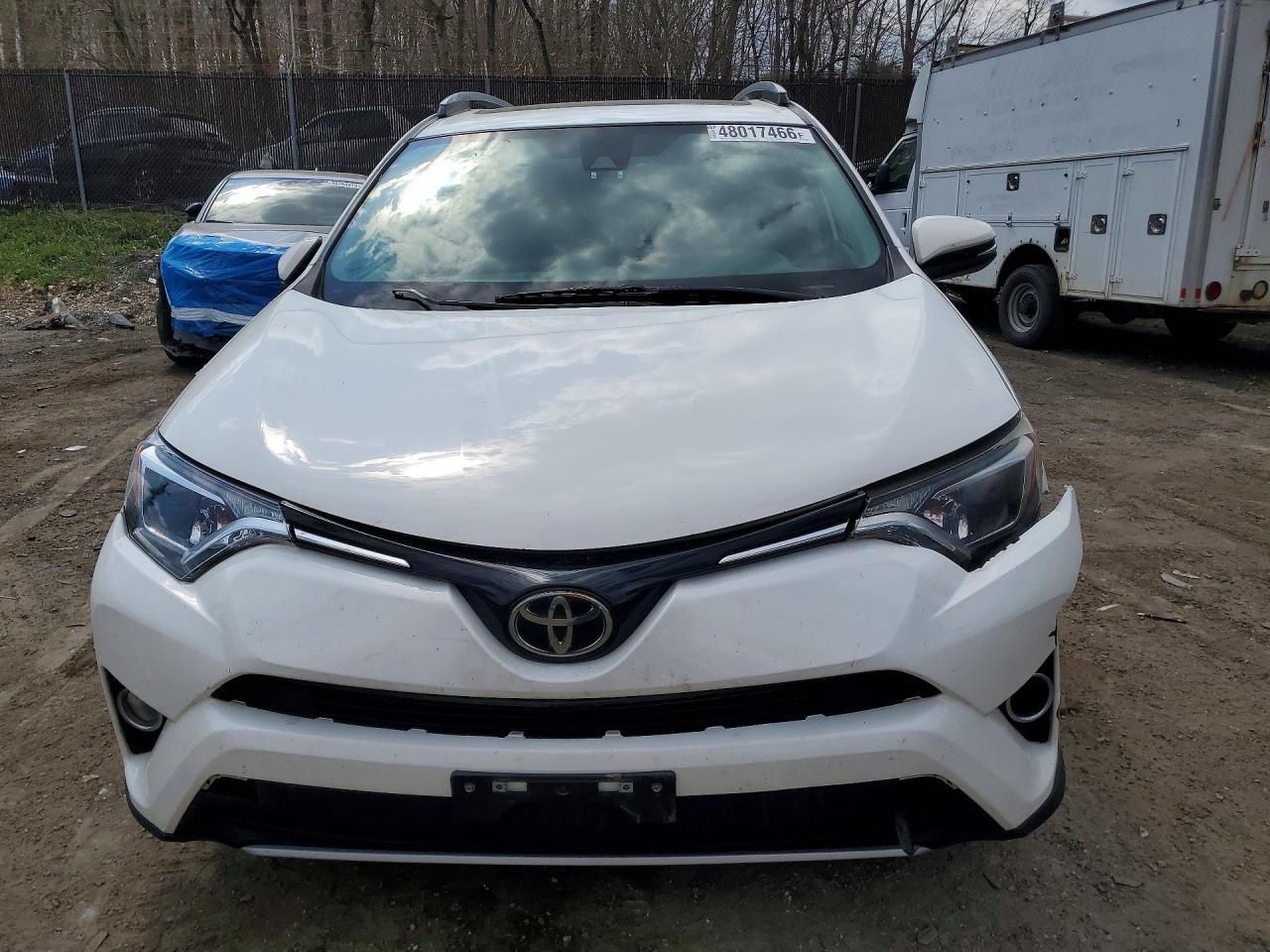 2018 Toyota Rav4 VIN JTMRFREV2JJ748081 photo 5
