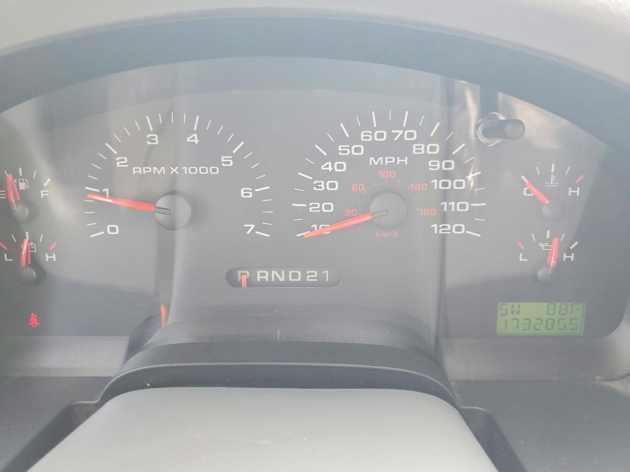 2005 Ford F150 VIN 1FTPX14555FA70183 photo 9