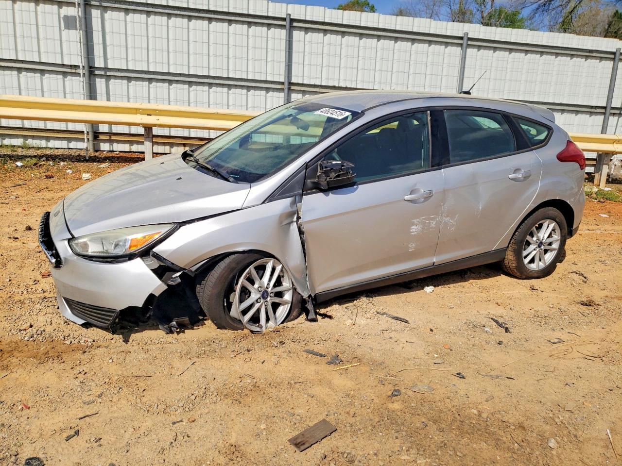 2015 Ford Focus VIN 1FADP3K24FL282329 photo 1