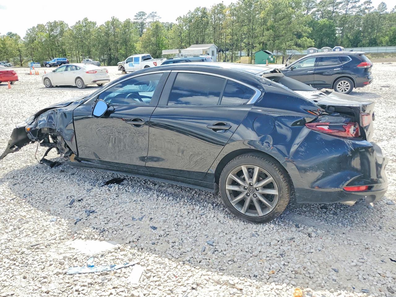 2022 Mazda 3 VIN 3MZBPABL2NM313991 photo 2