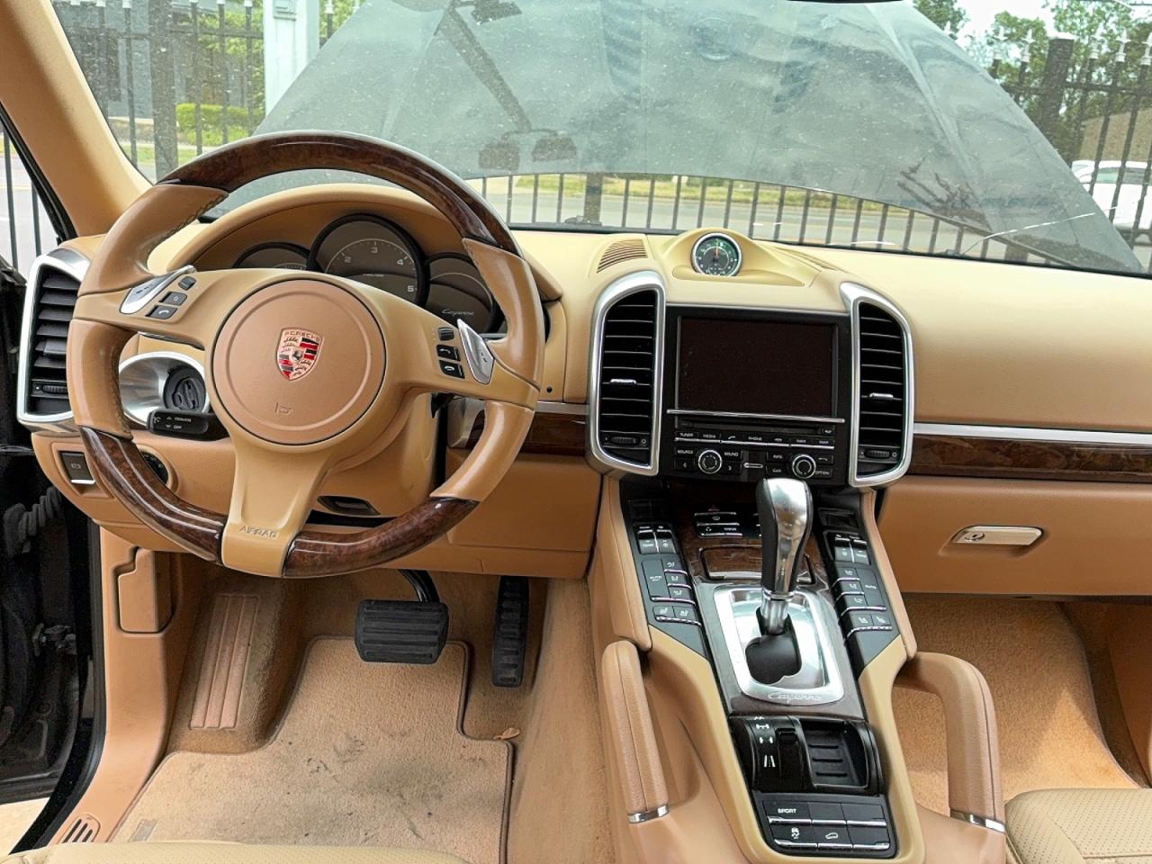 2013 Porsche Cayenne VIN WP1AF2A25DLA33125 photo 9