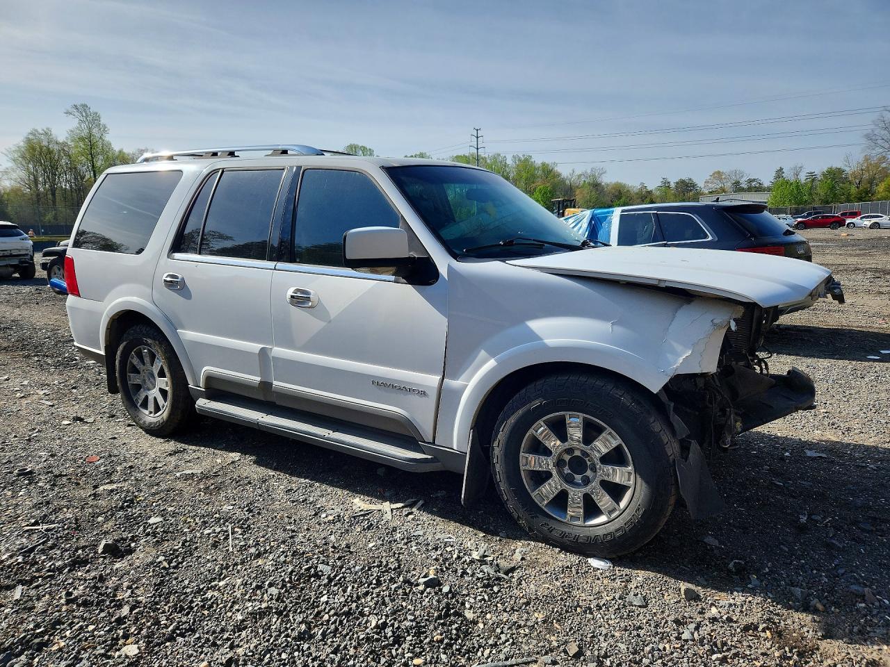 2003 LINCOLN Navigator VIN 5LMFU28R93LJ13437 photo 4