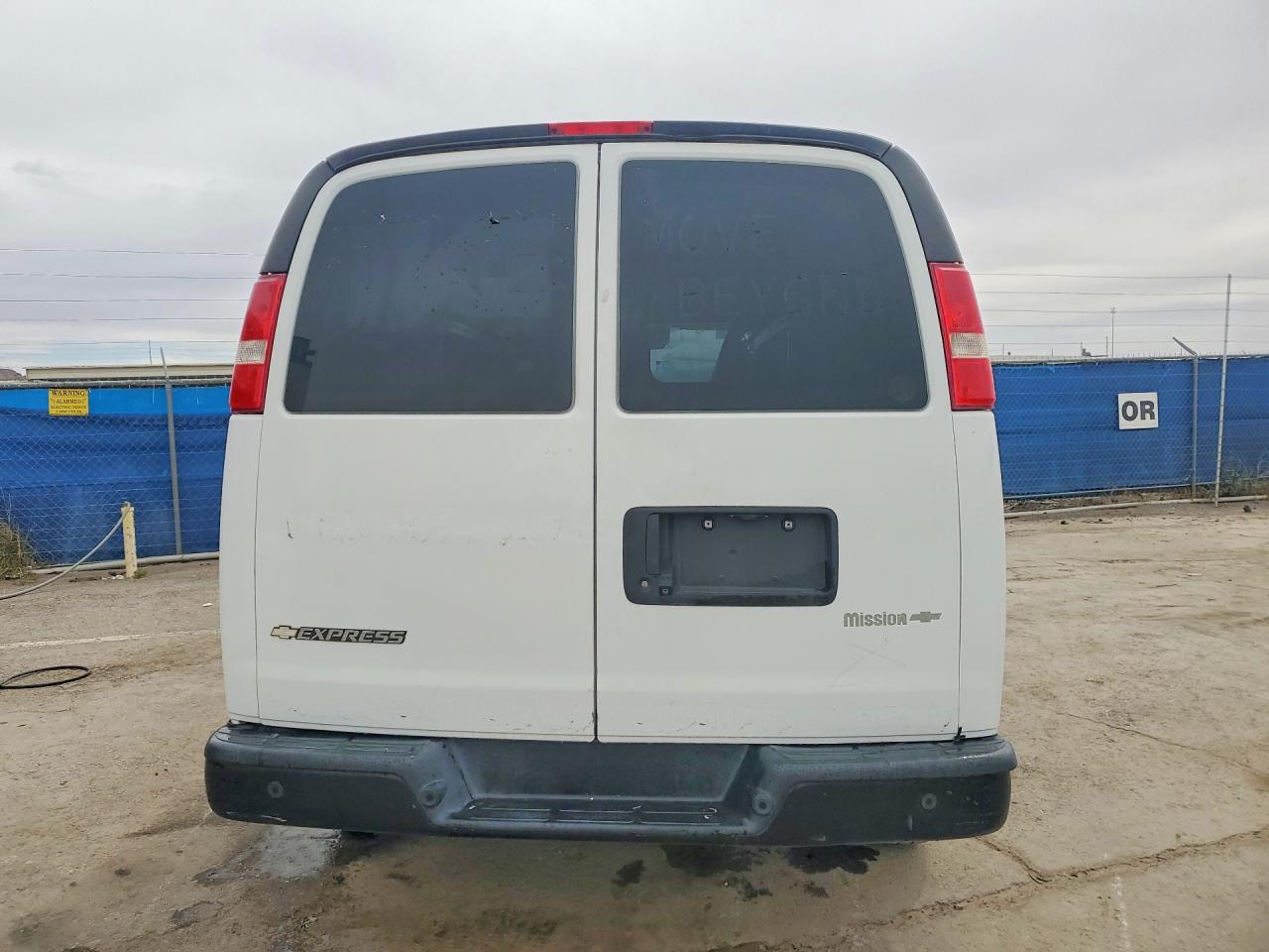 2019 CHEV Express VIN 1GCWGAFPXK1372099 photo 6