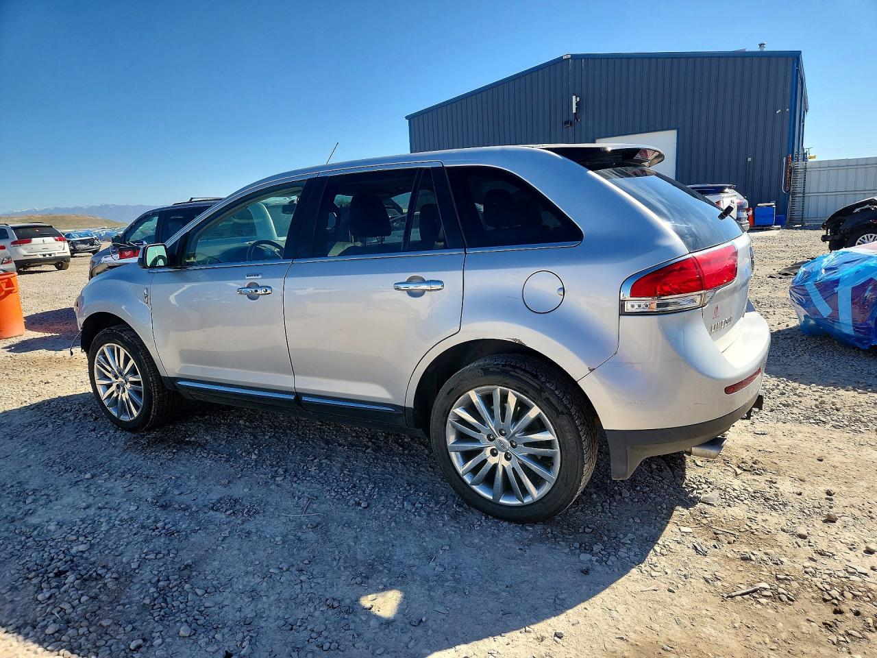 2011 Lincoln Mkx VIN 2LMDJ8JK6BBJ31321 photo 2