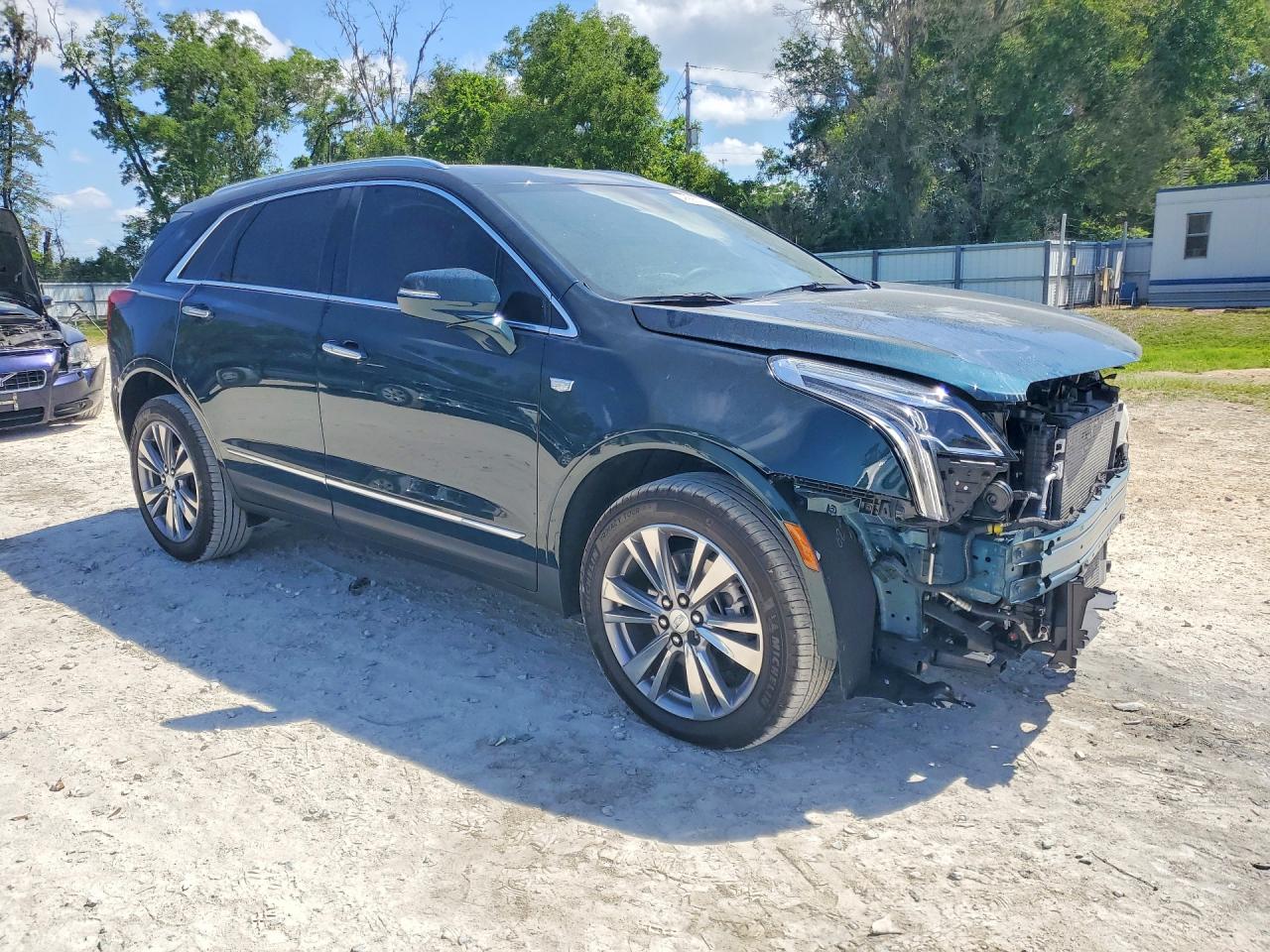2025 Cadillac Xt5 VIN 1GYKNCRS0SZ135052 photo 4