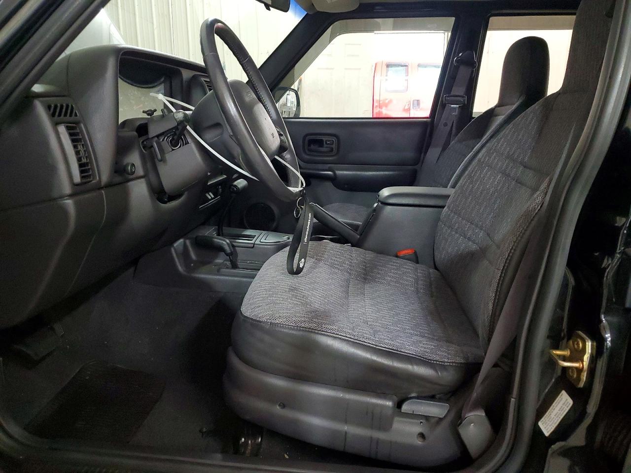 2001 Jeep Cherokee VIN 1J4FF48S41L608426 photo 7