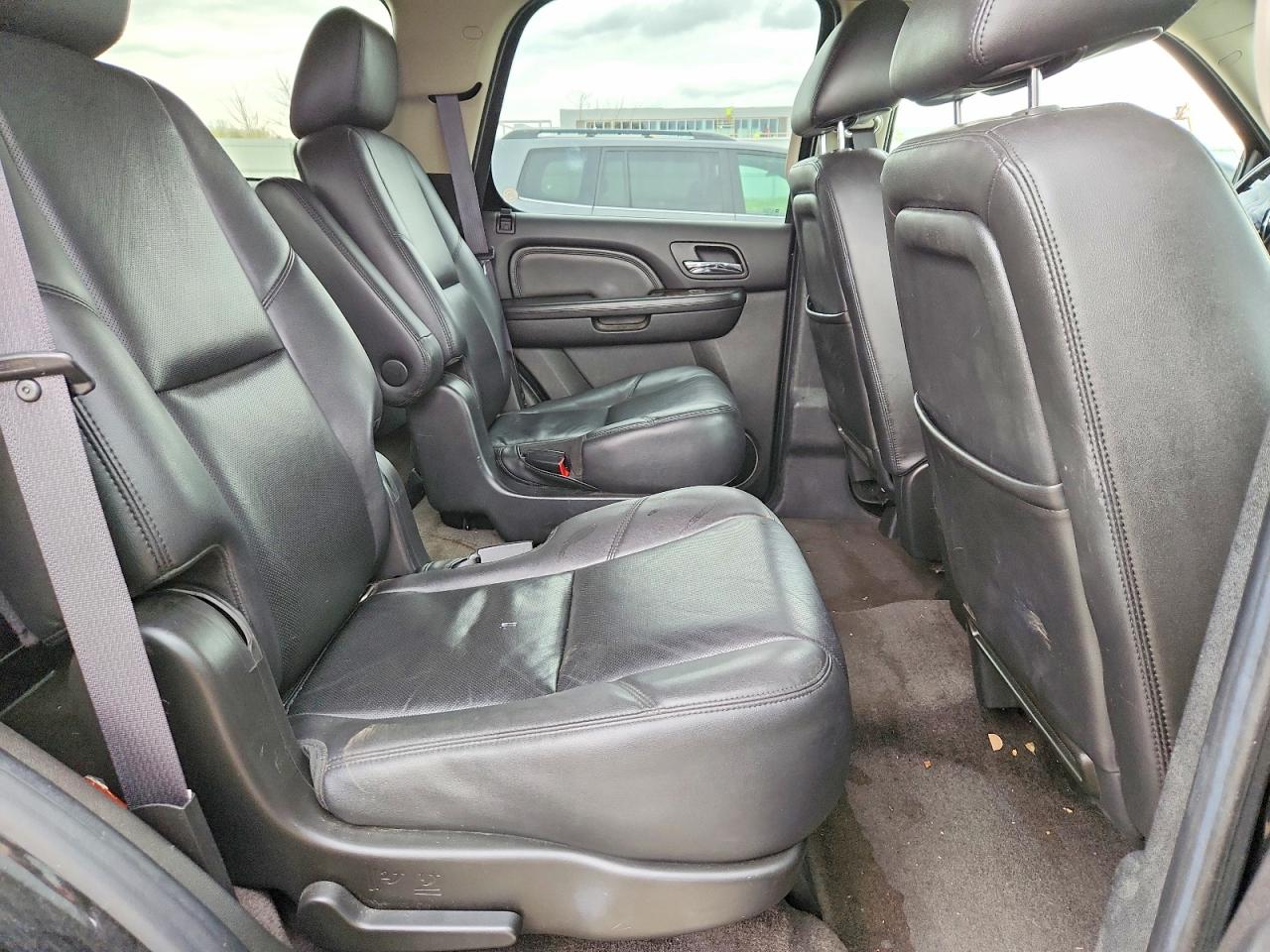 2011 GMC Yukon VIN 1GKS2EEFXBR365589 photo 11