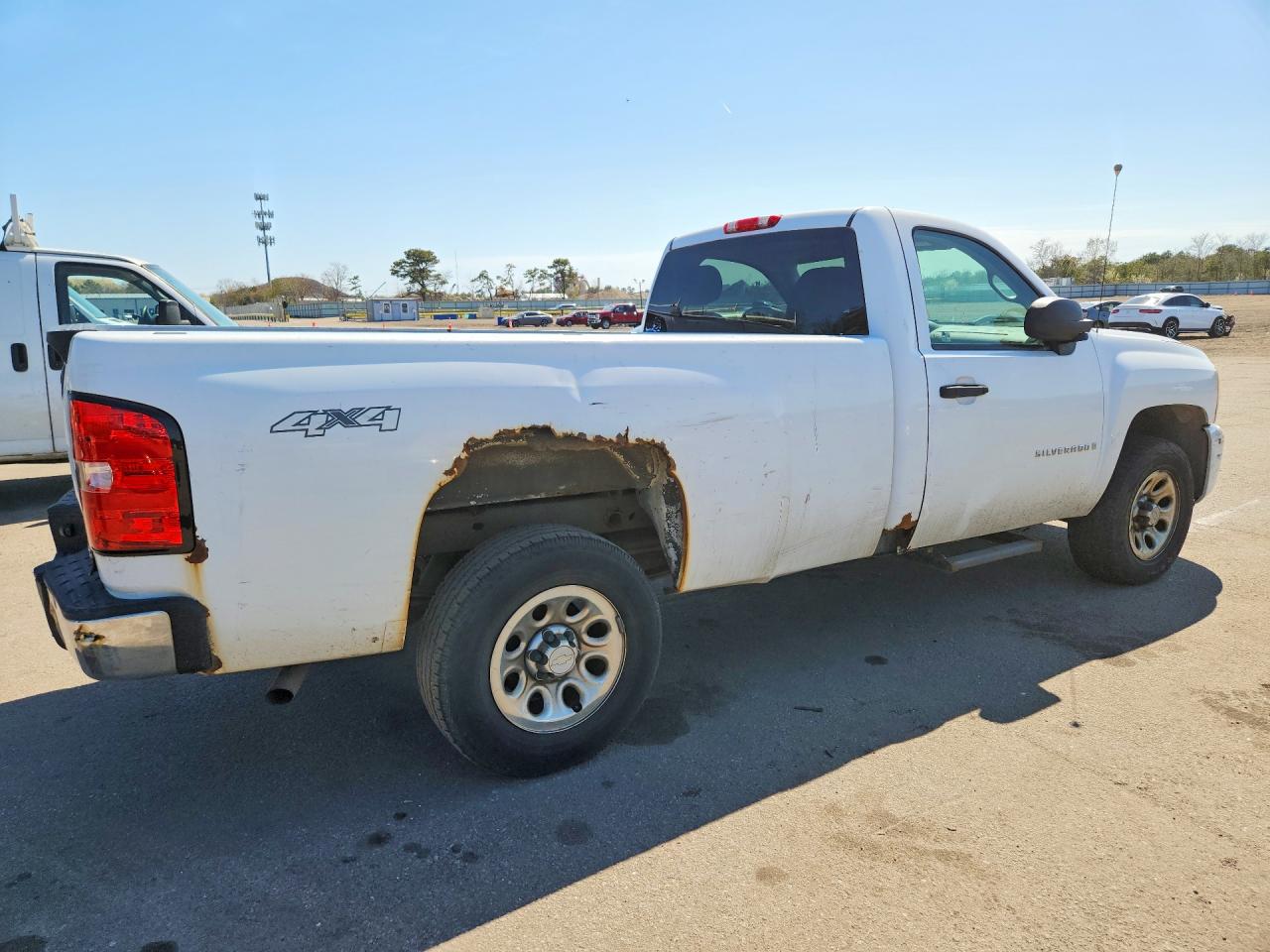 2007 Chevrolet Silverado VIN 1GCEK14C37Z548526 photo 3