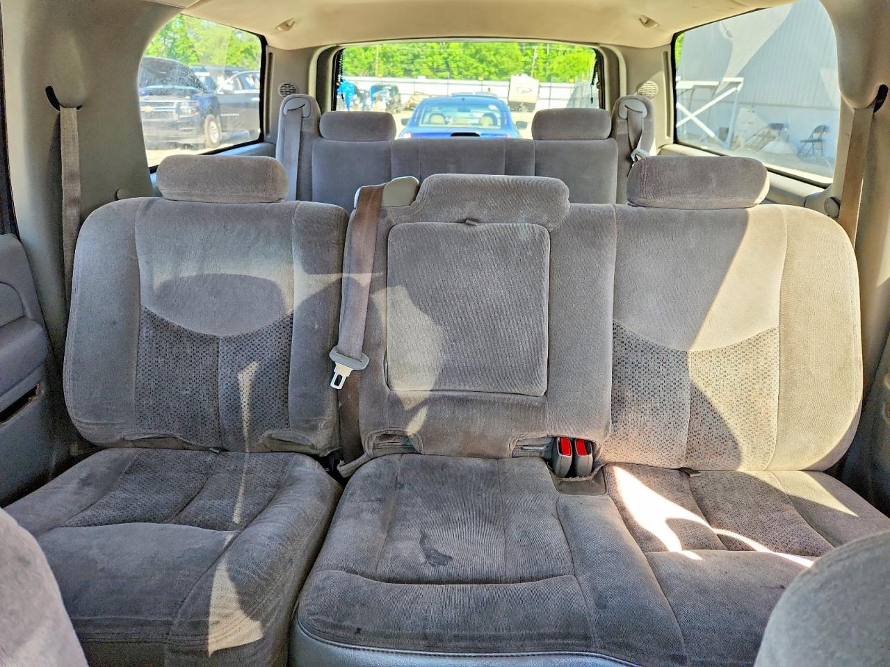 2005 CHEVROLET Suburban VIN 3GNEC16Z35G251890 photo 10
