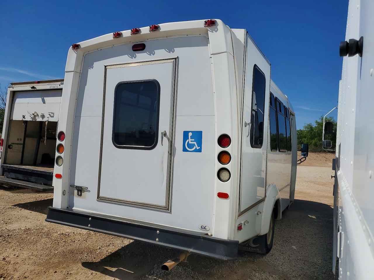 2016 Ford Econoline VIN 1FDEE3FL3GDC24131 photo 3