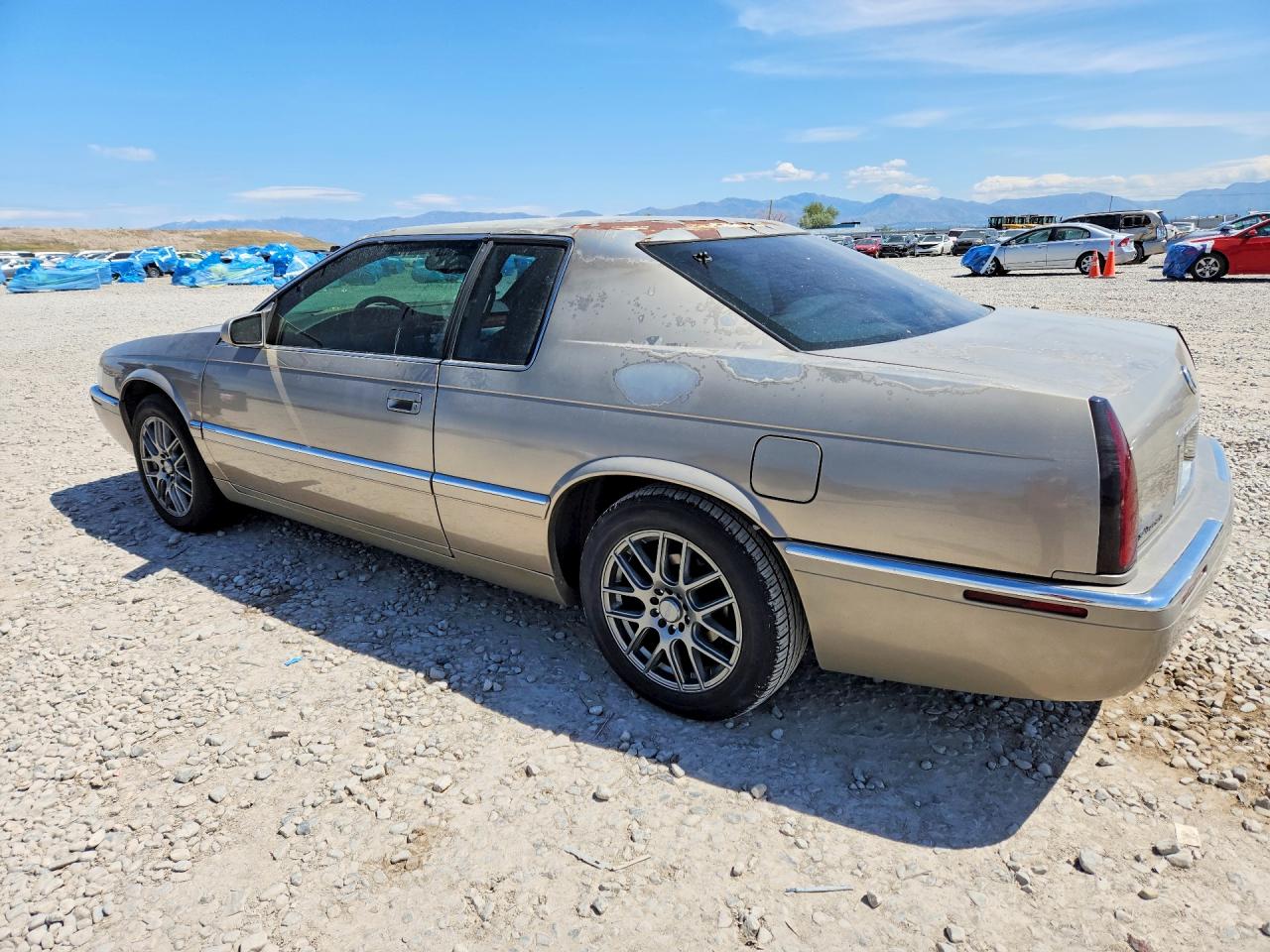 2001 Cadillac Eldorado VIN 1G6EL12Y21B102706 photo 2