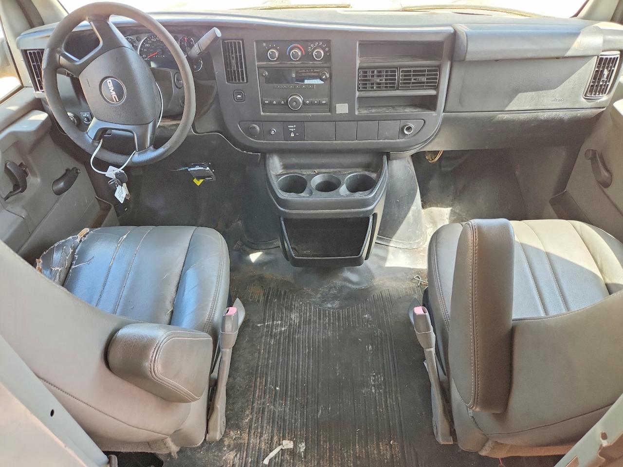 2011 GMC Savana VIN 1GTW7FCA4B1190895 photo 8