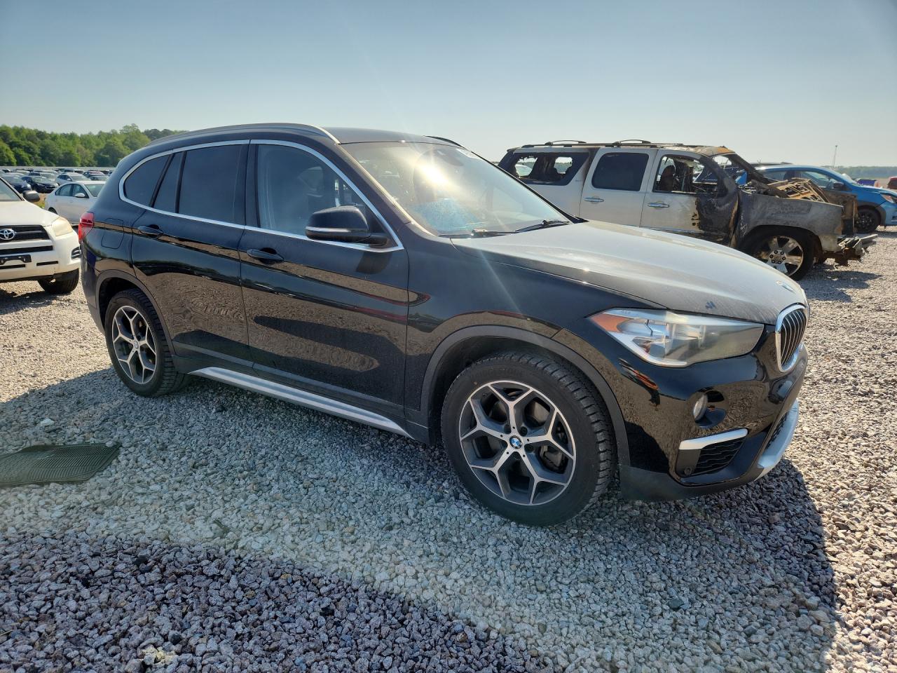2019 BMW X1 VIN WBXHU7C57K3H46363 photo 4