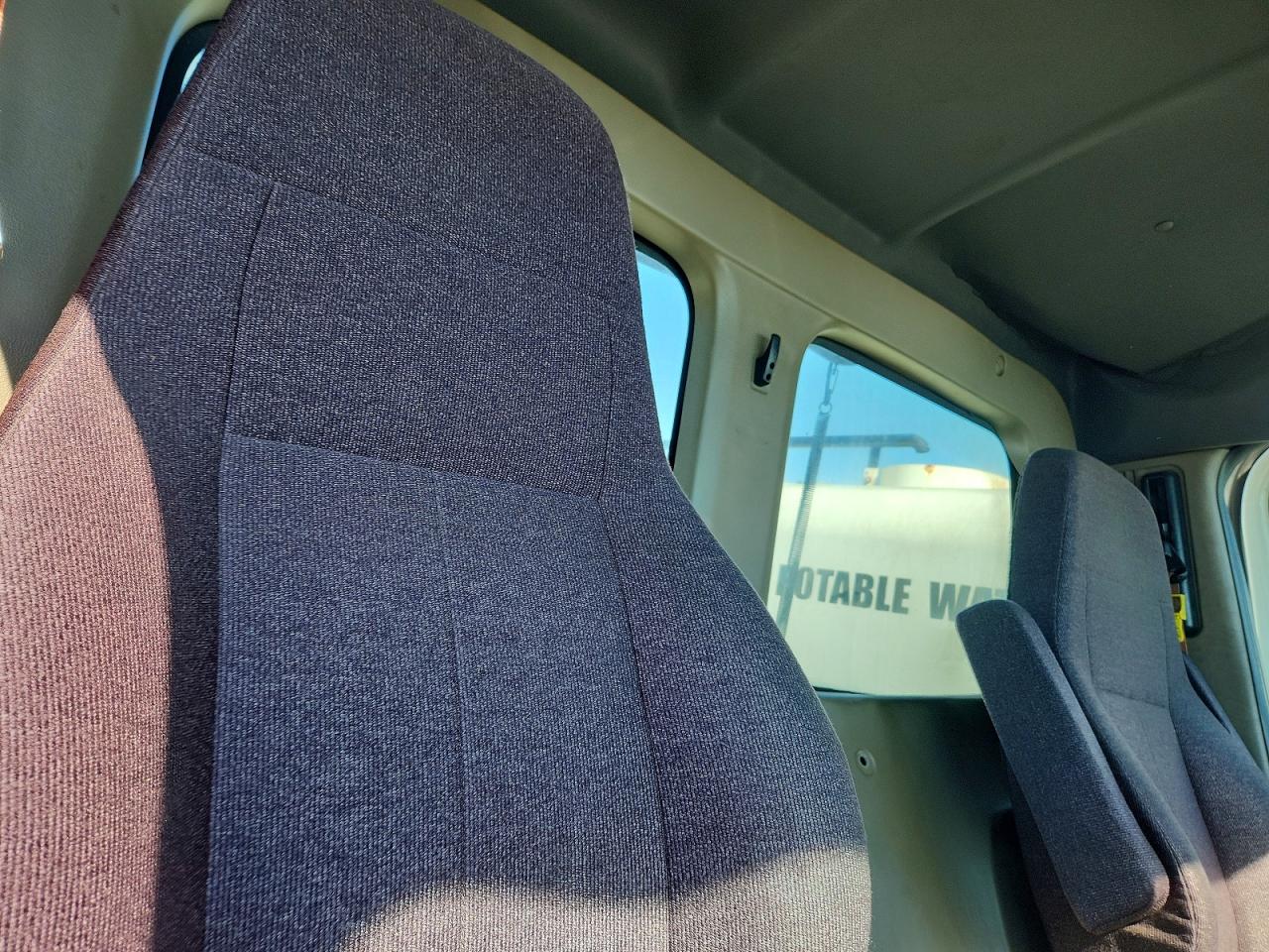 2019 FREIGHTLINER All other VIN 3AKJGEDR2KSKG5681 photo 6