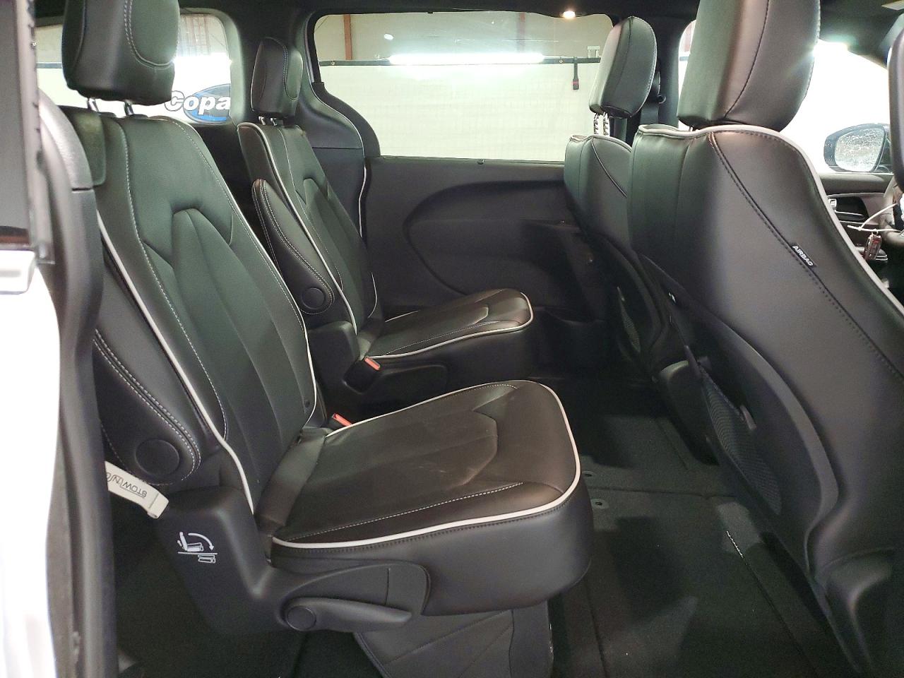 2026 Chrysler Pacifica VIN 2C4RC3GGXTR256028 photo 11