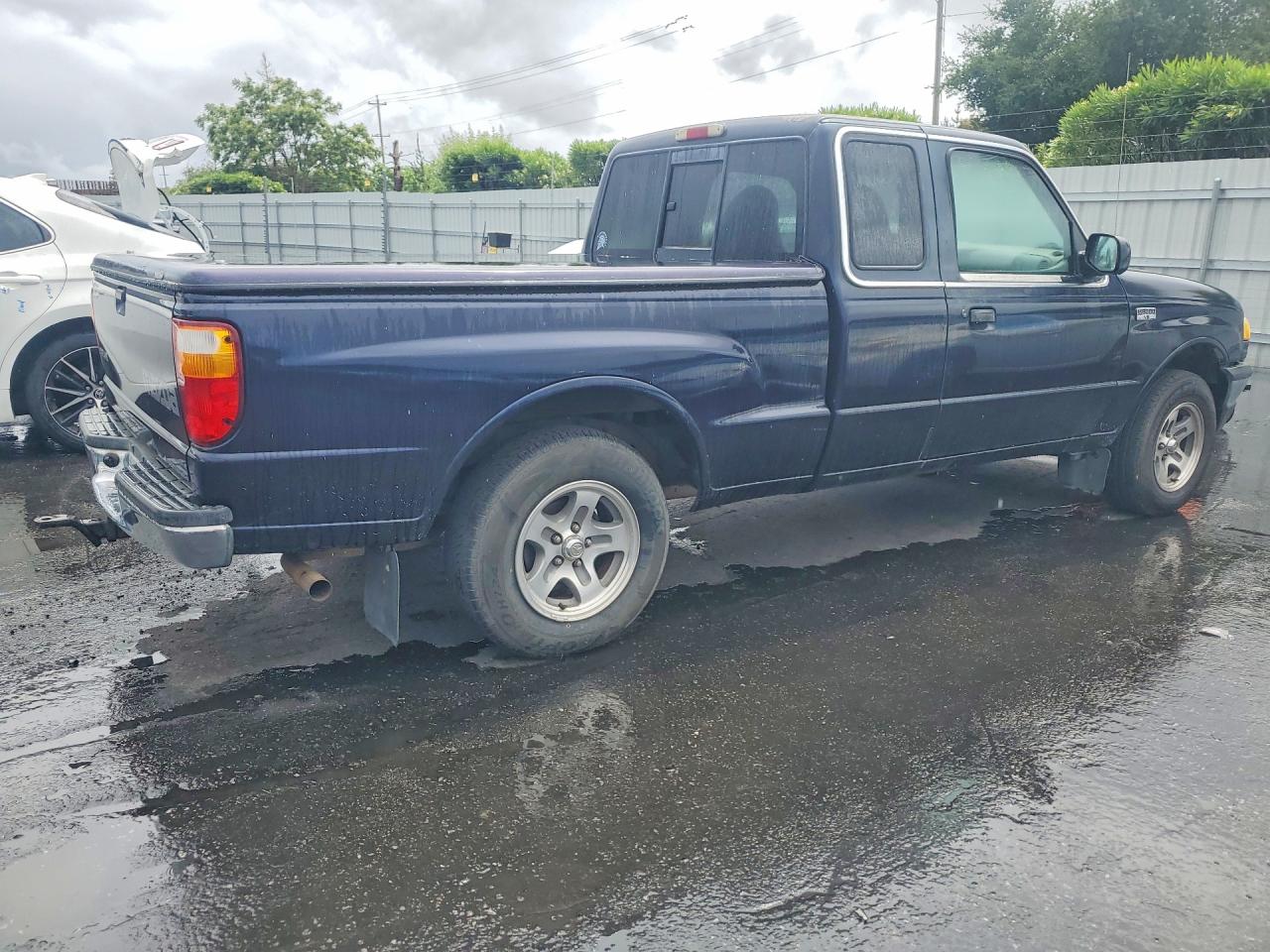 2001 Mazda B3000 VIN 4F4YR16V31TM26399 photo 3